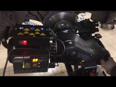 Проточка правого тормозного диска мазда 3