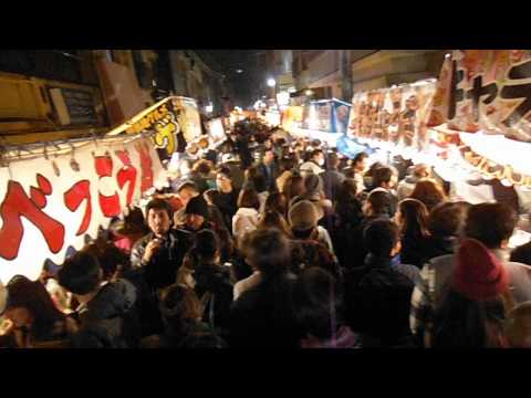 賑わう大鷲神社酉の市（１１月２２日）