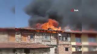 İskilip'te yangın, 3 ev yandı
