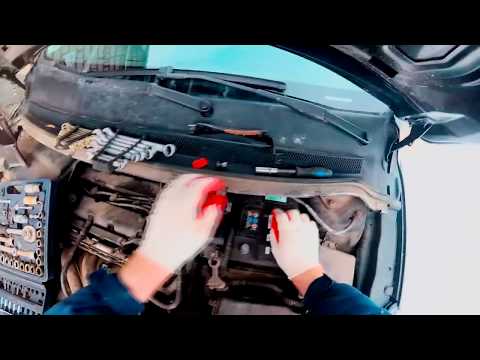 Расположение крышки радиатора у Ford Фокус 2