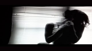 Sweatson Klank - Fuck & Fight (feat. Deniro Farrar) Sweatson Klank - Fuck & Fight (feat. Deniro Farrar)