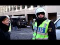 Samtal under demonstration mot SDL - Malmö 23 mars 2013