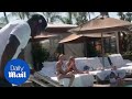50 Cent shows his soft side helping Mila Stauffer to swim - Daily Mail Obrázok autora