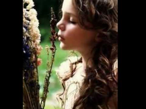 twilight breaking dawn renesmee and edward. Renesmee#39;s lullaby (Breaking