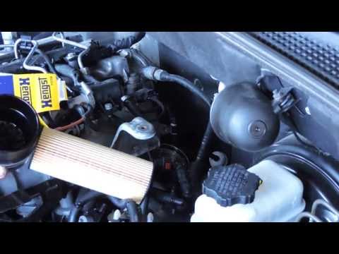 Замена масла в двигателе на Ssang Yong Kyron. Replacing the engine oil.
