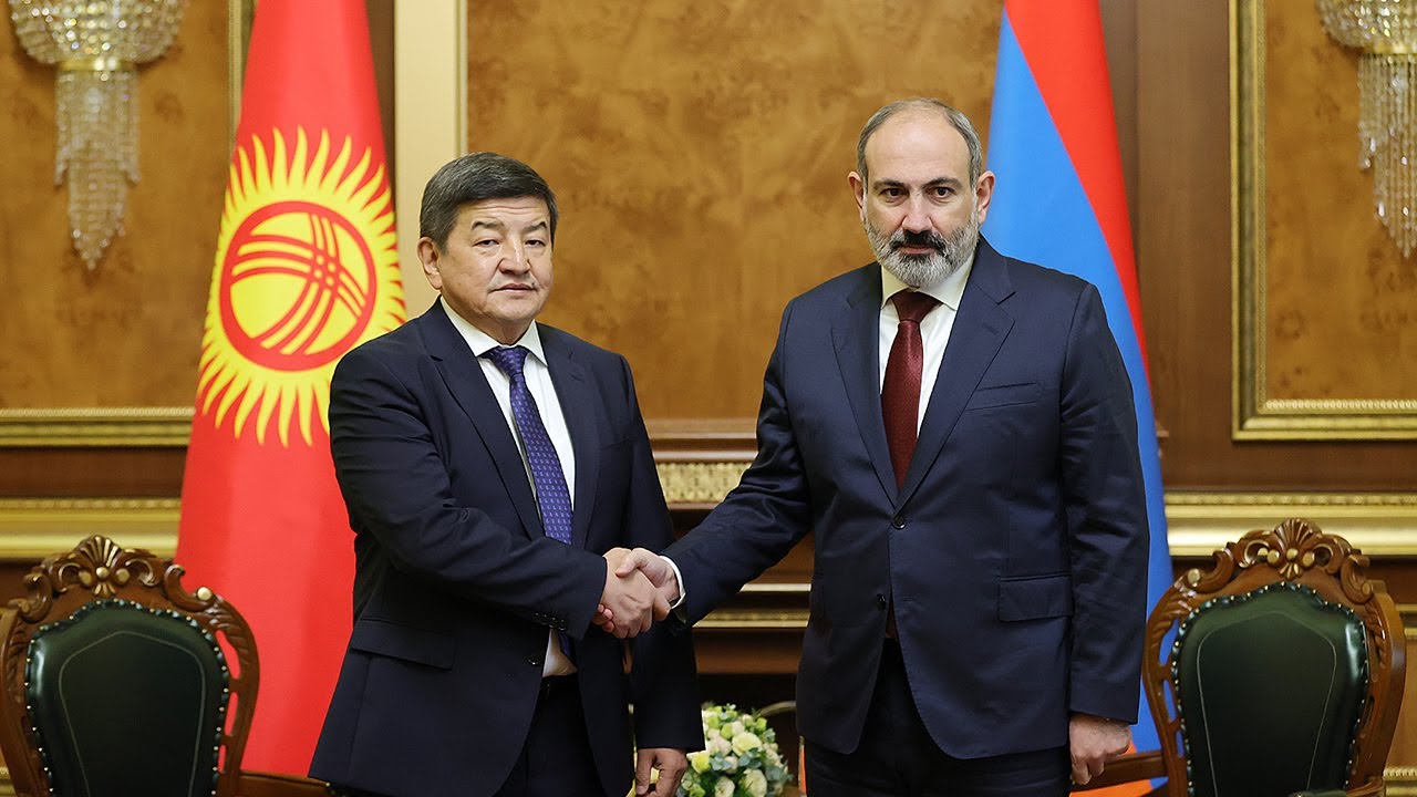 Նիկոլ Փաշինյանը հանդիպում է ունեցել Ղրղզստանի վարչապետի հետ