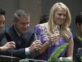 Wall Street Mocks Protesters By Drinking Champagne 2011