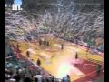 Adeptos gozam com jogadores e arbitros Adeptos gozam com jogadores e arbitros