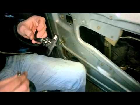 Как заменить внутреннюю часть двери Removing the rear door trim ВАЗ 21093. Repair FROM and TO