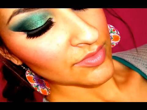 peacock inspired makeup. Peacock Inspired Eyes