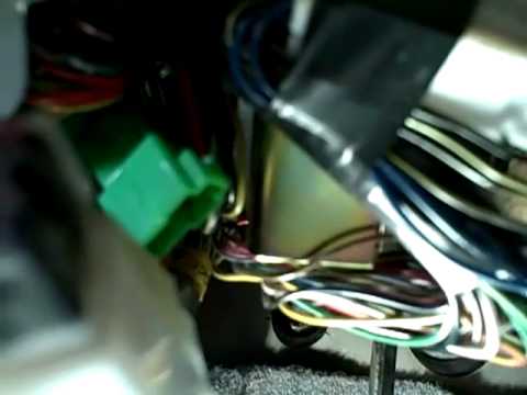 Older Subaru Legacy Tips, Green and black connectors
