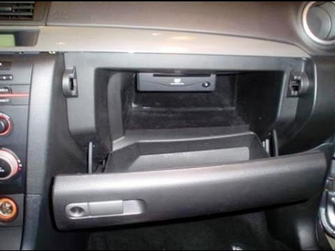 Расположение салонного фильтра у Mazda Protege