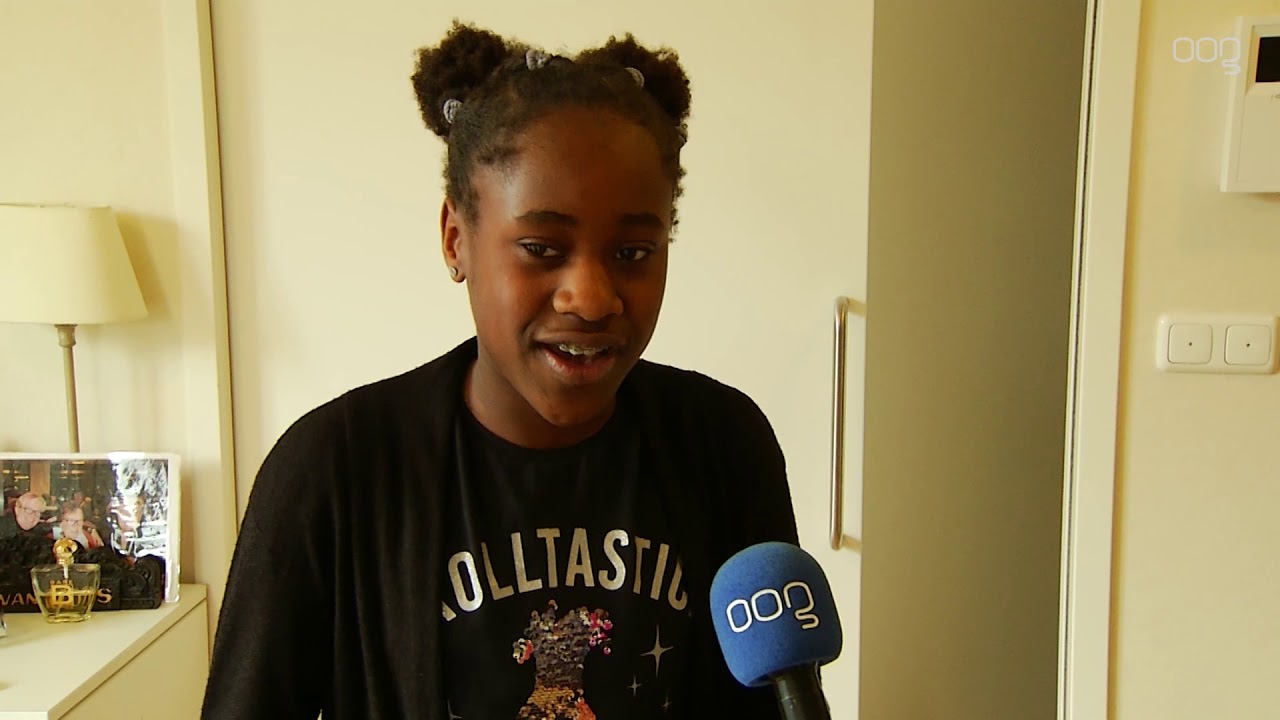 Ouderen blij verrast door bezoek kinderen