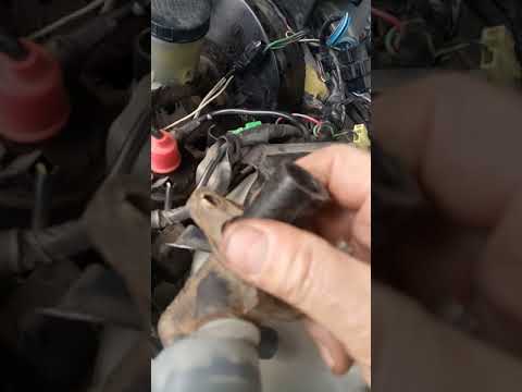 How to remove and replace the clutch master cylinder Mazda 626