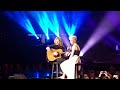 P!nk stop concert for crying child in Philadelphia 03/17/13