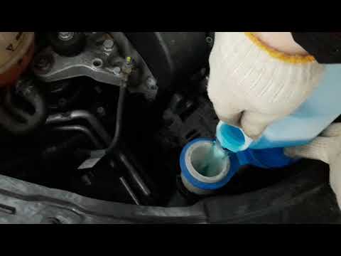 Как залить омывайку в авто Skoda VW Audi Seat washing liquid