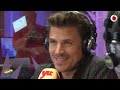 Dani Martín nos enseña a peinarnos el tupé