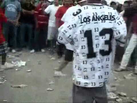 Cholos Bailando Cumbia