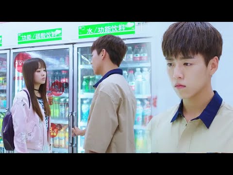 تصب غضبها على زميلها الذي يحاول مساعدتها 💔😭( حب من النظرة الاولى | Bound By Sight)