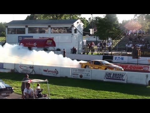 Muscle Car Nationals Burnouts Wheelies and 7 Second Cars