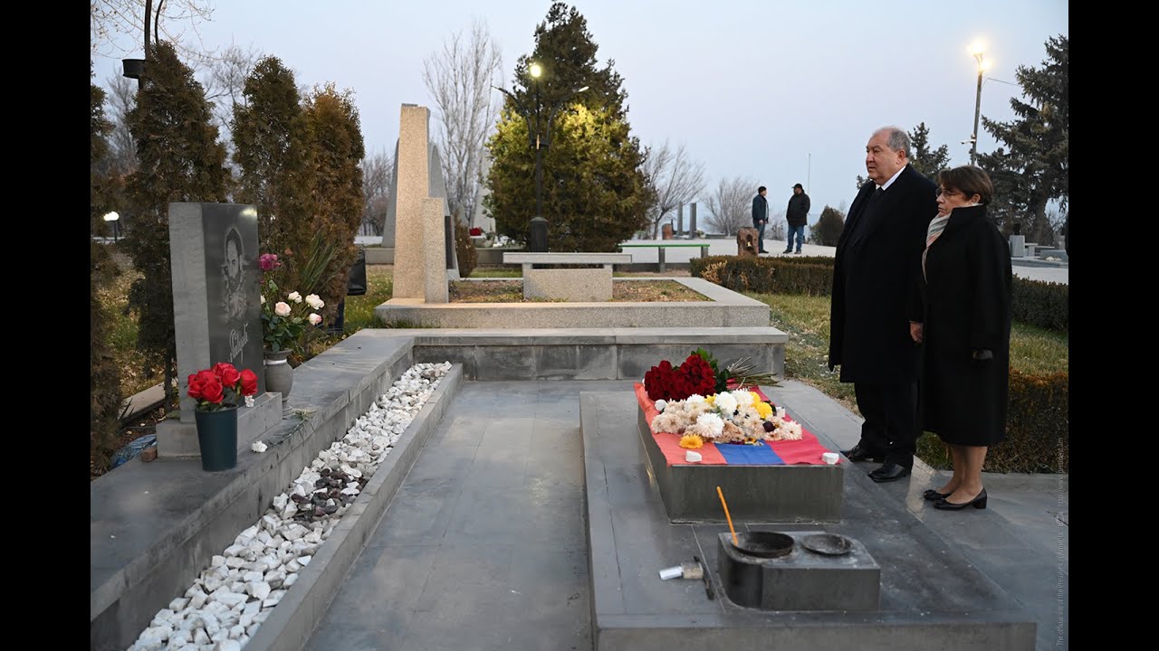 Նախագահ Արմեն Սարգսյանը հարգանքի տուրք է մատուցել Հայրենիքի պաշտպանության համար նահատակված հերոսների հիշատակին