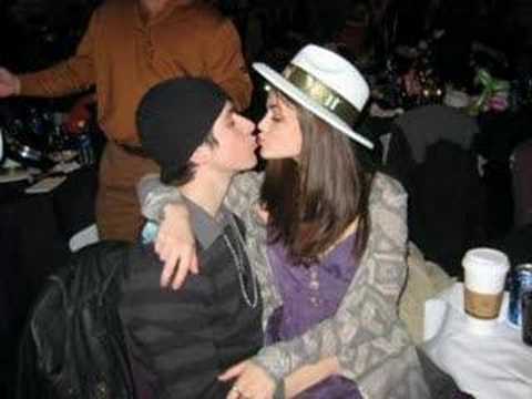 selena gomez nick jonas kissing. David And Selena Kissing!
