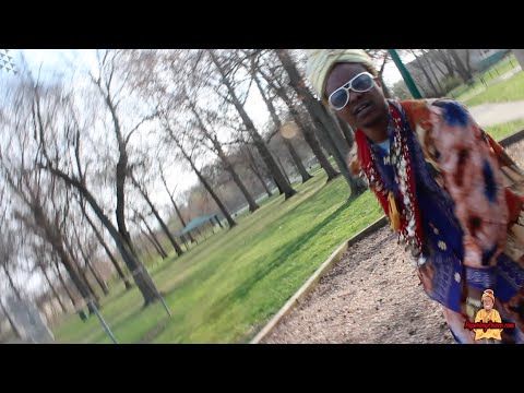 Looking Like A Princee All Summer 16 music video by Paperboy Prince of the Suburbs