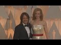 Nicole Kidman and Keith Urban Get Romantic on the Oscars Red Carpet