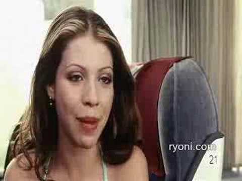 michelle trachtenberg upskirt