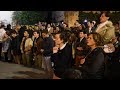 Phép lạ nhãn tiền: Nhà thờ Đức Bà Paris được cứu khi hàng ngàn người đổ xô đến cầu nguyện