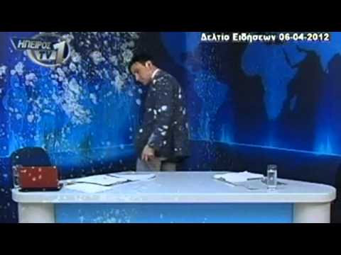 ضرب مذيع يوناني بالزبادي 