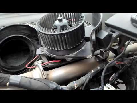 Renault Scenic 2.ventilateur de poêle, réparation, retrait du panneau.examen