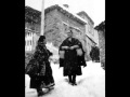 Στης πικροδάφνης τον ανθό