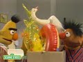 Sesame Street: Bert And Ernie Water Sports