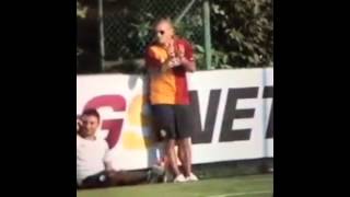 Sneijder'in ayakta alkışladığı 'o' isim Bayburt Grup'ta