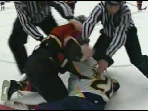 Jeremy Stevenson vs Krzysztof Oliwa, Jan 22, 2004 - Preds vs Flames