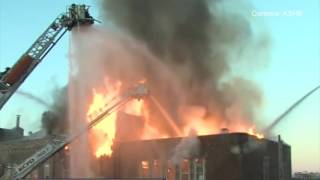 Un voraz incendio destruyó una iglesia evangélica en Kansas City, Missouri.