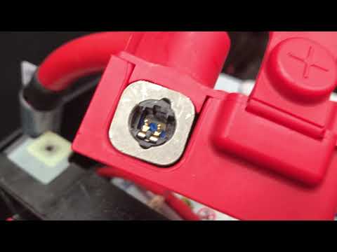 Устранение ошибки подушек безопасности после замены аккумулятора на BMW X5 (e70)