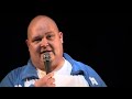 Stand up koomikko Miika Pettersson keikalla osa 1/3.