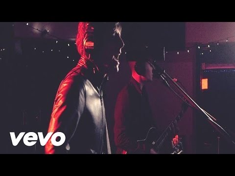 Miles Kane - Don't Forget Who You Are (Live @ Sarm Studios) 