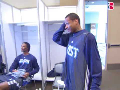 carmelo anthony haircut. Carmelo Anthony Getting His Hair Cut!!! [the Reason]