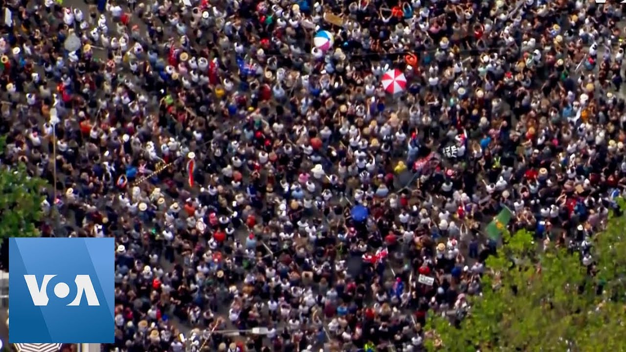 Thousands Join Anti-Vaccine Protest in Melbourne, Australia