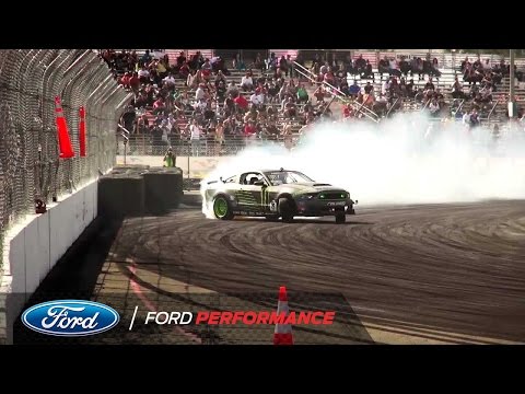 2013 Mustang powers Justin Pawlak to victory at Formula Drift Long Beach 