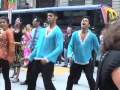 Flashmob a Times Square pour la serie Bollywood Hero. Publicite garantie !
