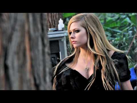 Avril Lavigne - Alice [NEW Single HQ with Lyrics] 3:39
