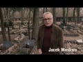 Okadka filmu - Jacek Moskwa na cmentarzu w Laskach