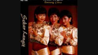 Trio sekar langit (Evie tamala,Iis dahlia & Camelia malik) Balada dangdut Trio sekar langit (Evie tamala,Iis dahlia & Camelia malik) Balada dangdut