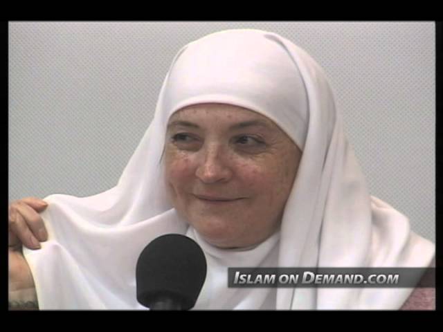 Why Do Muslim Women Cover Their Head?Aminah Assilmi