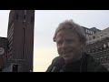 Harald Eia spøker med demonatrantene