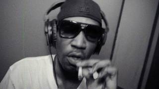 Juicy J - I Don't Play With Guns (ft. Project Pat and Alley Boy) Juicy J - I Don't Play With Guns (ft. Project Pat and Alley Boy)